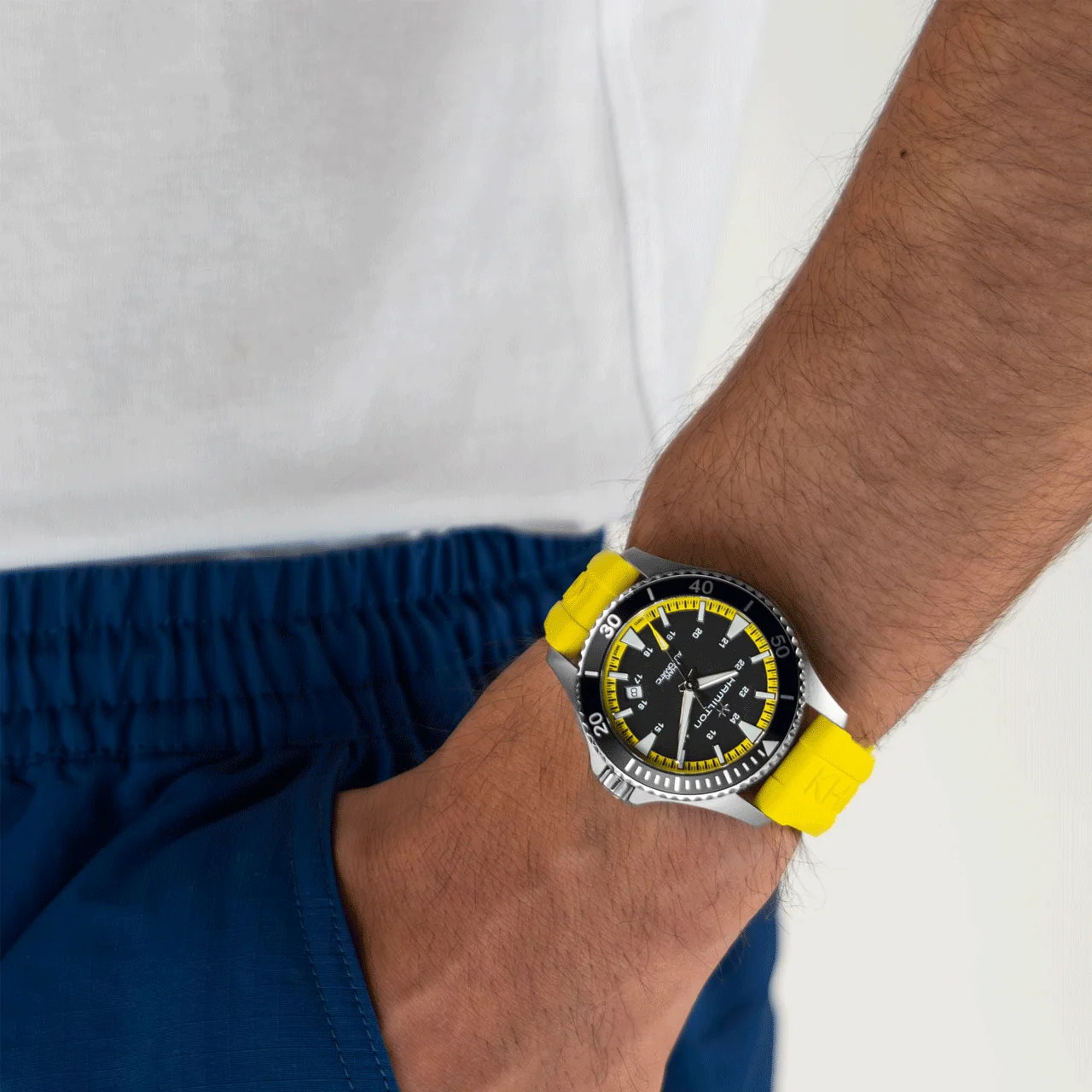 Hamilton Khaki Navy Scuba Auto 40mm H82395332 - Image 3